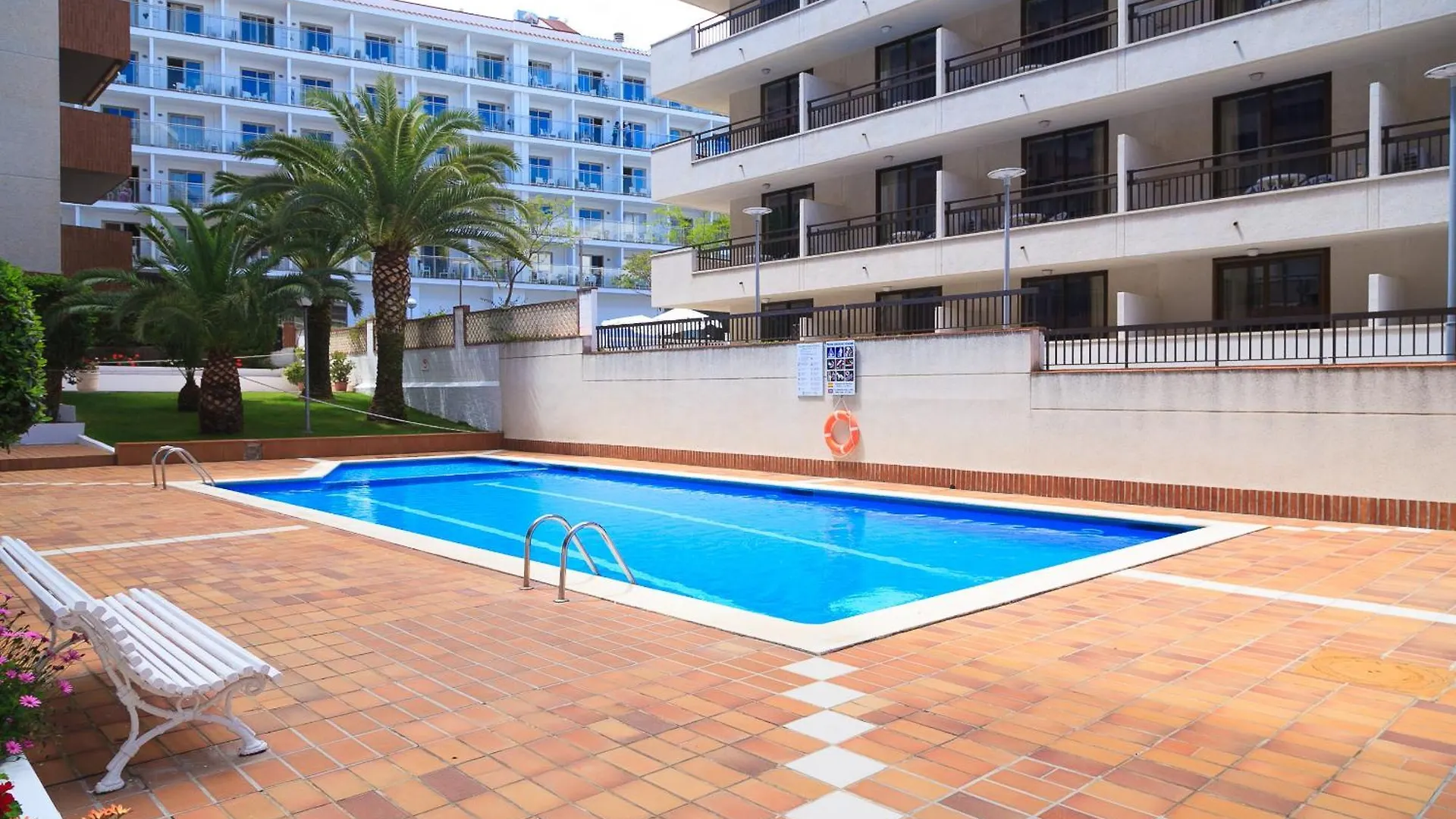 Uhc Casalmar Apartments Salou